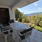 Anna شقة Pinezići