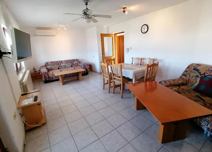 Anna Apartman *