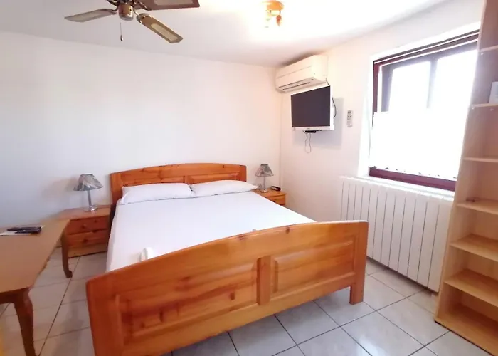 Anna Apartman