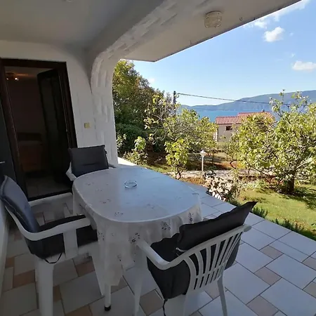 Anna Apartmán Pinezići