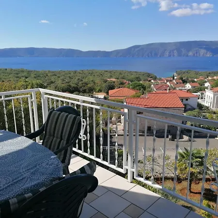 アパート Anna Pinezići